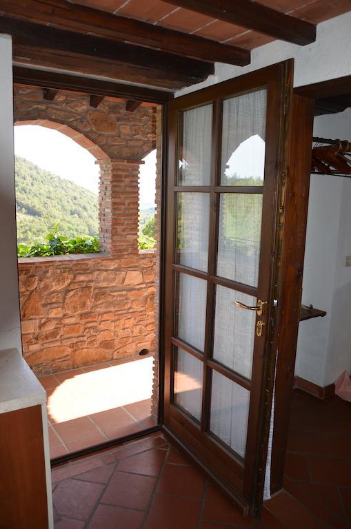 Poggio Ferrone Guest House Suvereto Room photo