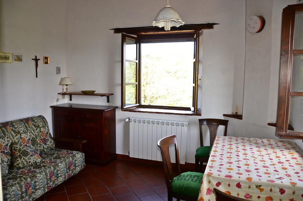 Poggio Ferrone Guest House Suvereto Room photo